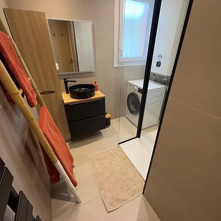Apartment Le Corail, Terrasse, Parking Prive, A 5min Sanary-sur-Mer