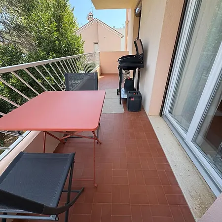 Apartment Le Corail, Terrasse, Parking Prive, A 5min Sanary-sur-Mer